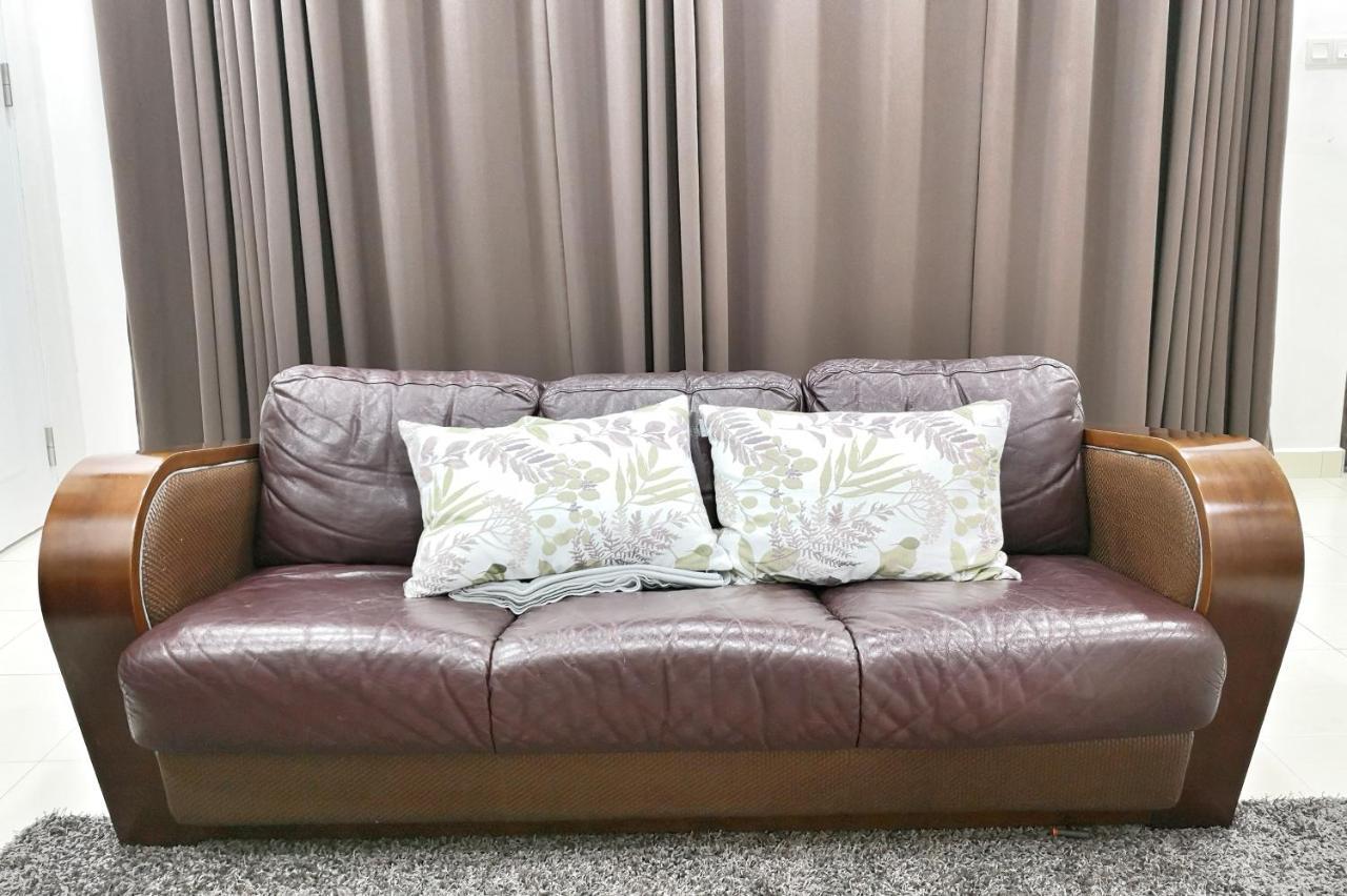 Teratak Persona Homestay. 4 Rooms Double Storey Terrace In Kuantan City. Exteriör bild